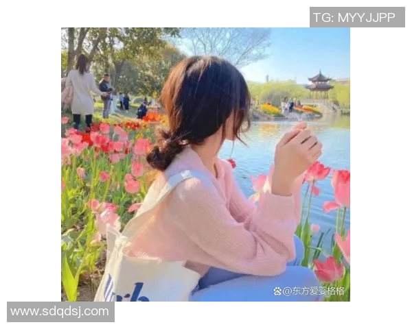 足球明星粉色头像女生的魅力与个性展现，青春活力的时尚风潮